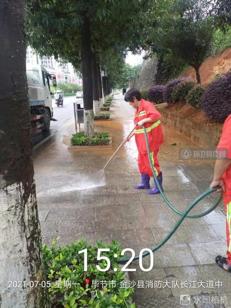 贵州金沙县突降一夜暴雨，玉龙人启动应急清淤保畅通